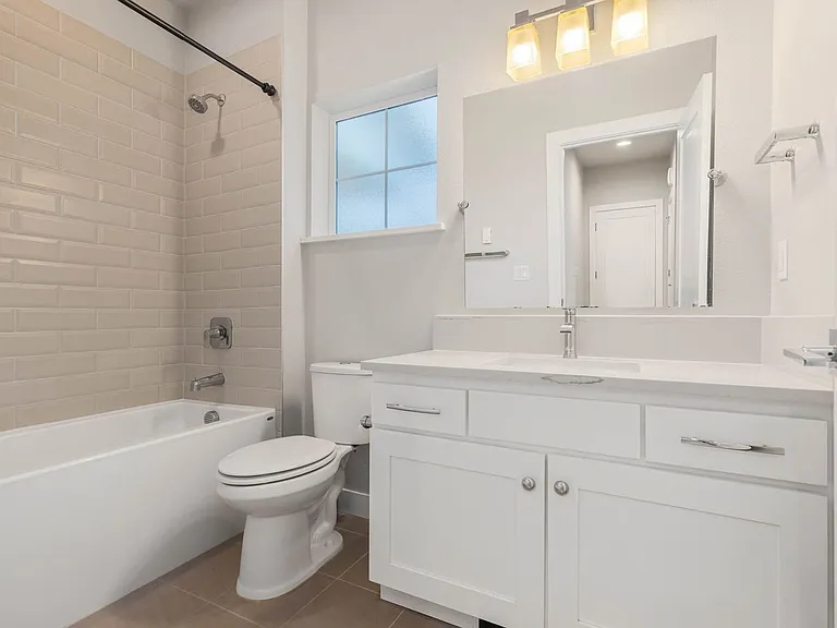 22729 SE 14th Ct #13 — Photo 10