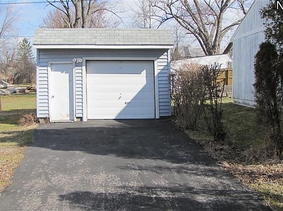 2nd image of 369 Avery Ave