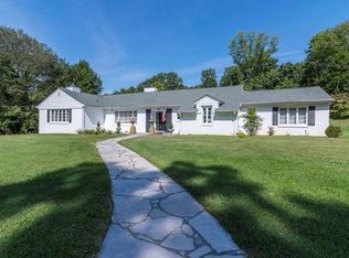 438 Valley Dr, Bristol, VA 24201