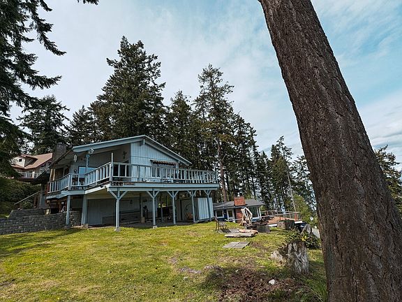 3rd image of 744 Arbor Dr