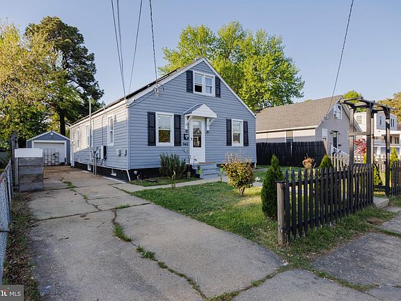 3rd image of 946 Martin Rd