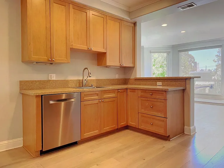 1115 Divisadero St #1 — Photo 12