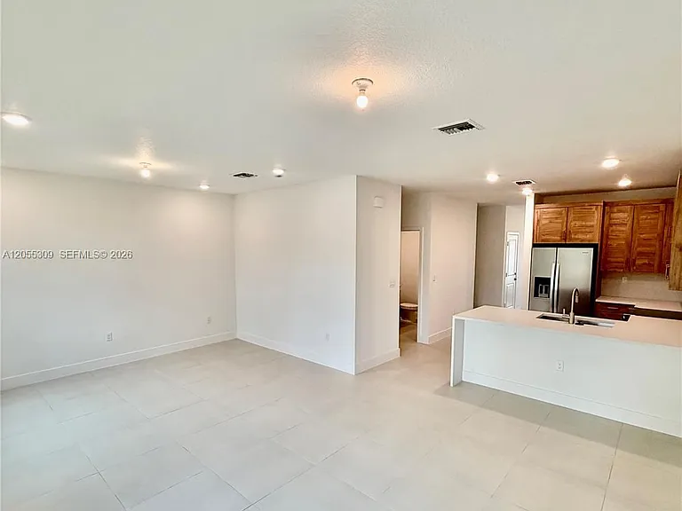 7291 SW 46th St — Photo 4
