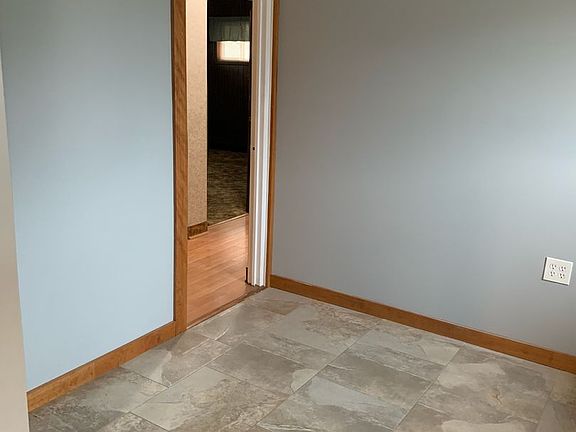 5th image of 17213 Greenbay Ave
