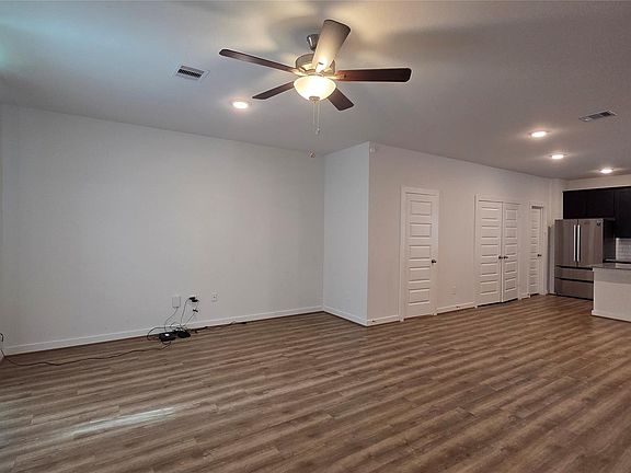 3rd image of 1015 Thor