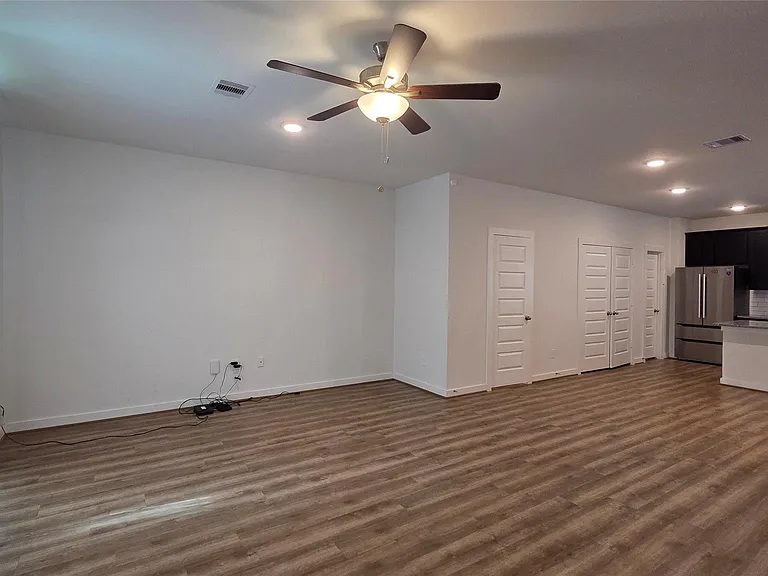 1015 Thor — Photo 3