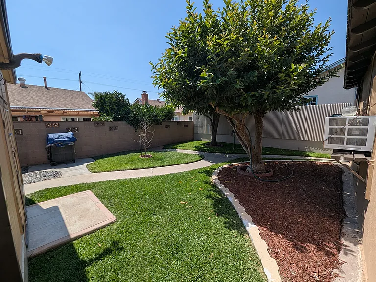 4919 La Rica Ave — Photo 8