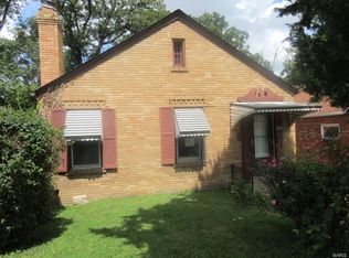 6755 Kenwood Dr, Saint Louis, MO 63121