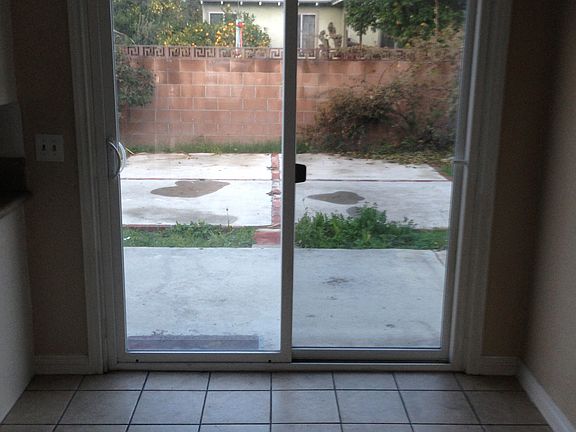 Dinning Area/Back Yard View