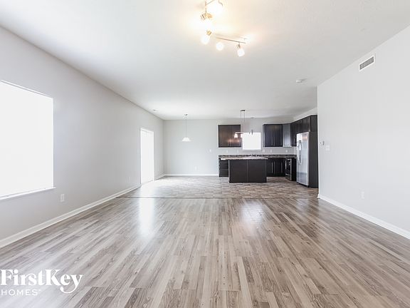 4th image of 7546 Pipestone Dr