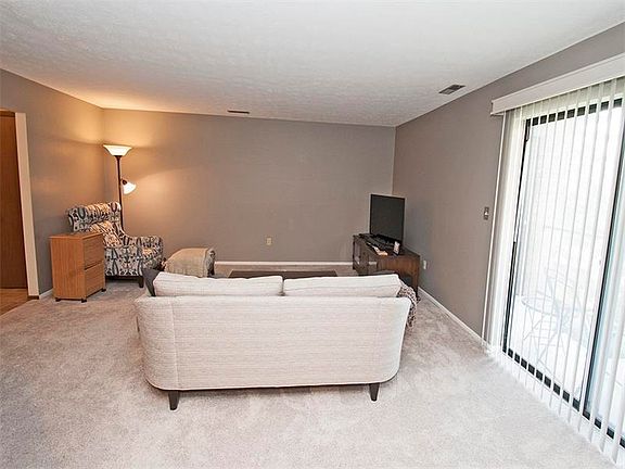 4th image of 7279 Beacon Hill Dr