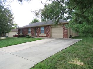 1104 E Kentwood St, Republic, MO 65738