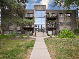 1460 Stonebridge Cir APT G6, Wheaton, IL 60189