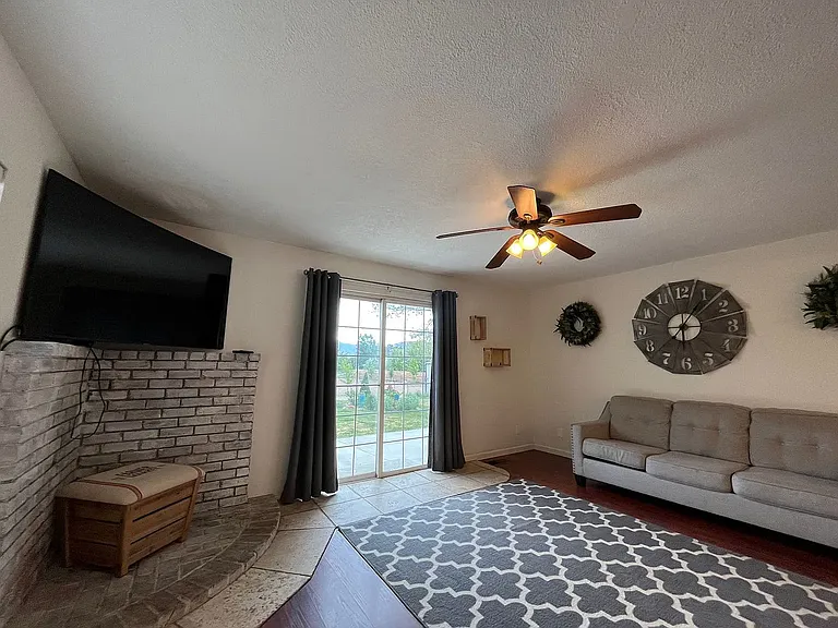 1030 Dresslerville Rd — Photo 18