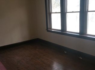 8754 S Escanaba Ave #2R, Chicago, IL 60617