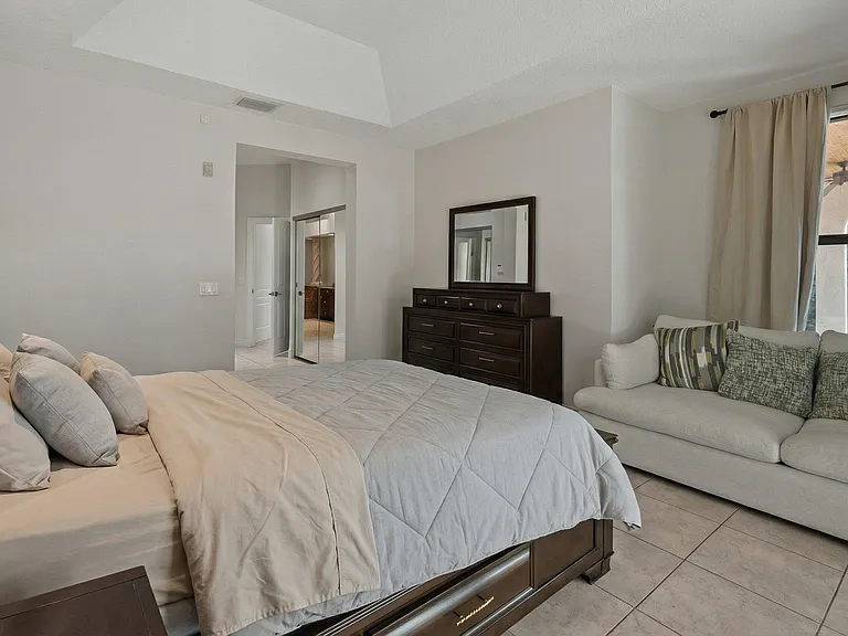 2055 Regents Blvd — Photo 17