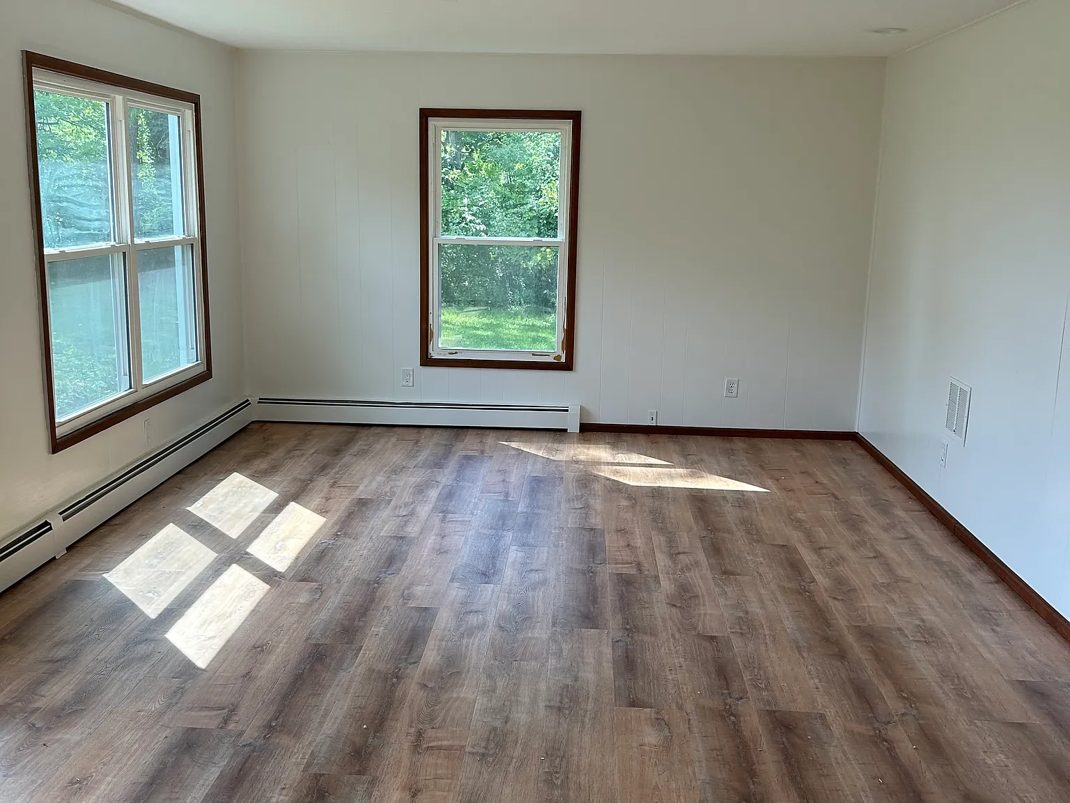 3 bed, 2.5 bath, 3000 sqft, $2,100 — Photo 3