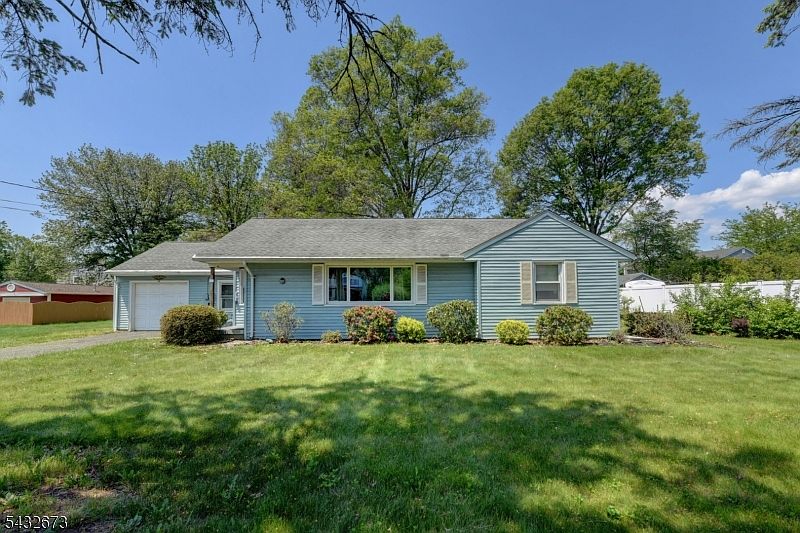 1st image of 68 Comly Rd