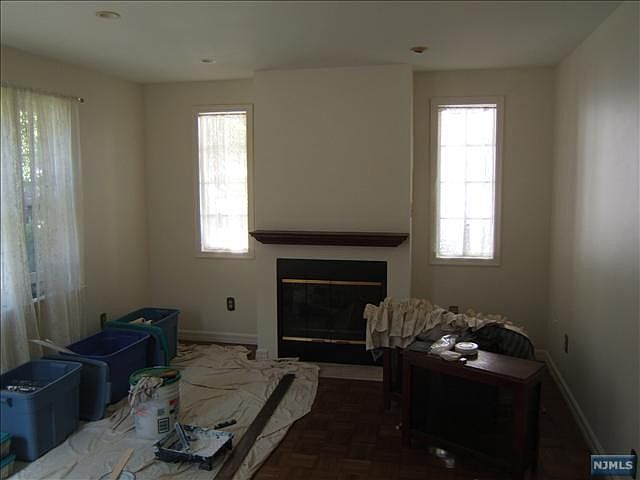2nd image of 511 Colonial Rd