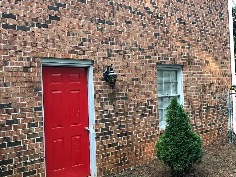 143 Stonybrook Ct — Photo 7