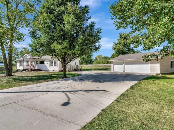 1401 W South 7th St, Shelbyville, IL 62565