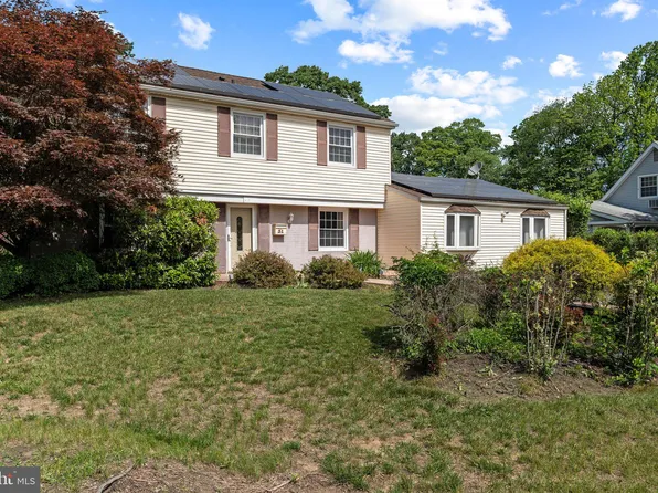 51 Pageant Ln, Willingboro, NJ 08046