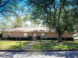 210 W Avalon Ave, Longview, TX 75602