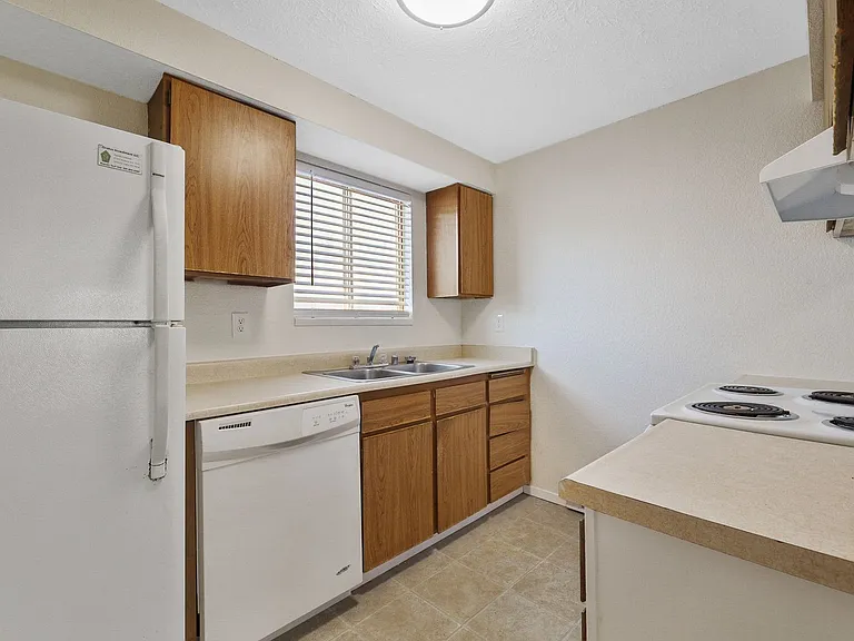 1724 E Cataldo Ave — Photo 8