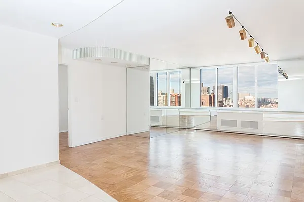 Sold by Stribling | media 11