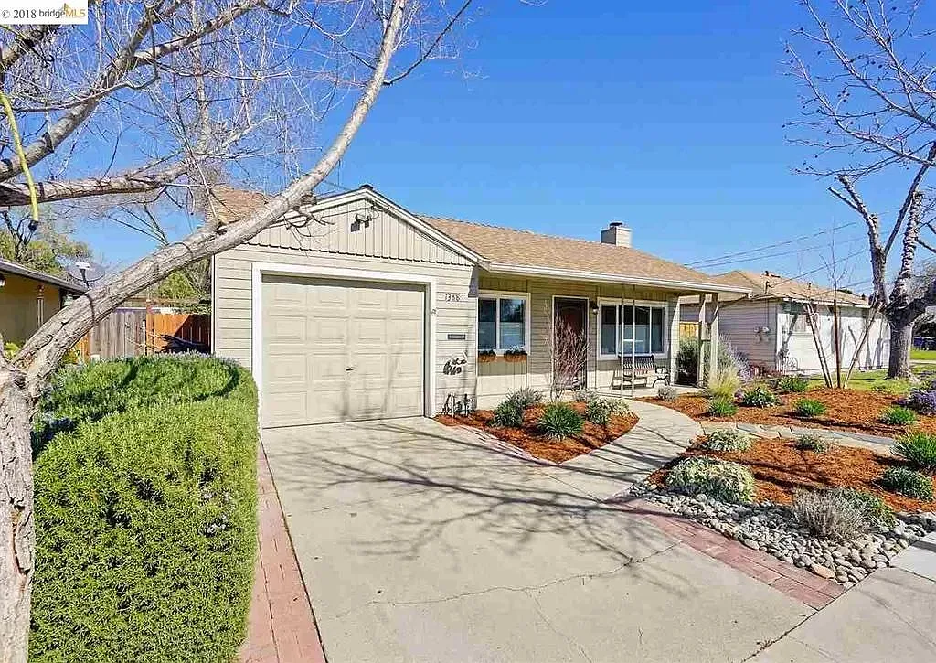 1388 Elm St photo 1
