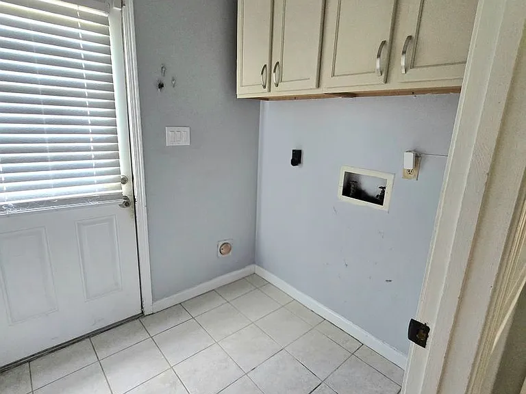 2240 E Aberdeen Dr — Photo 20