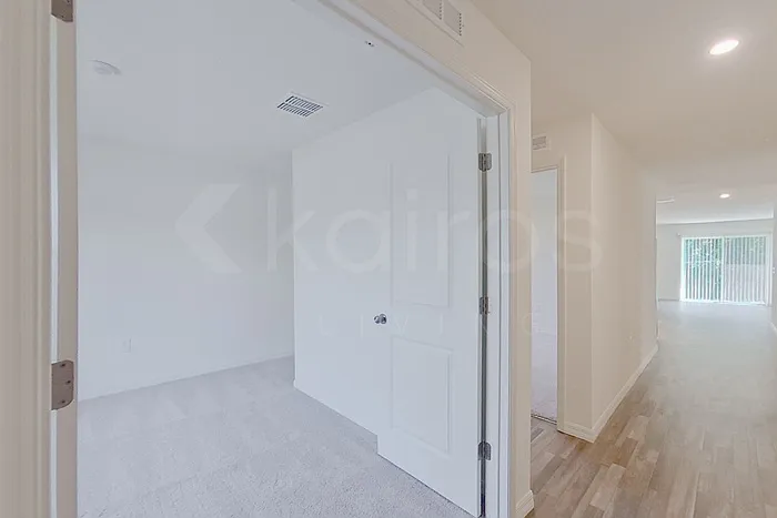 7746 104th Ave — Photo 2