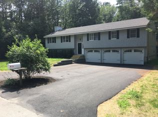 1 Merganser Ln, Topsham, ME 04086