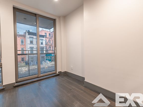 3rd image of 523 Willoughby Ave APT 2F