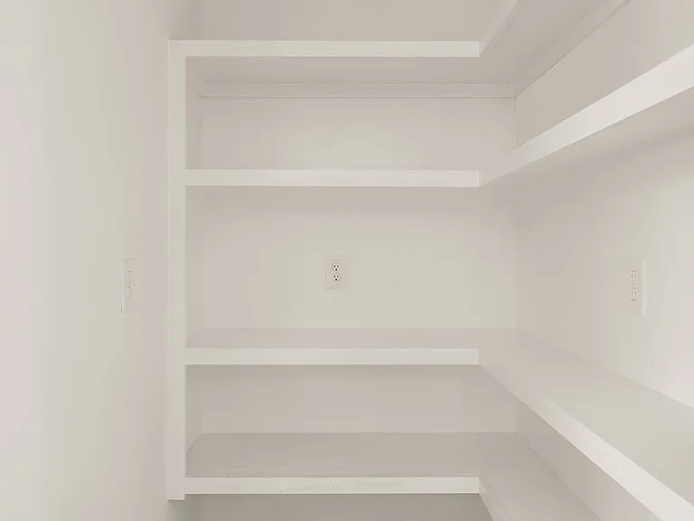 Pantry. Microwave included.