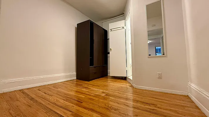 Rented by HOLTON REAL ESTATE INC. | media 5