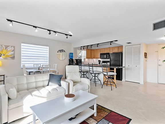4th image of 4990 E Sabal Palm Boulevard #201