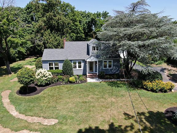 5th image of 1433 Hallock Ave