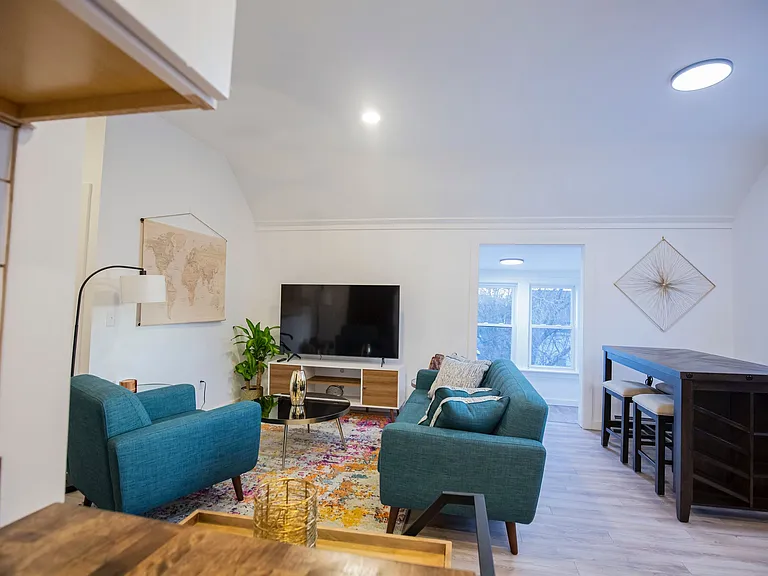 127B Howe St #2 — Photo 14
