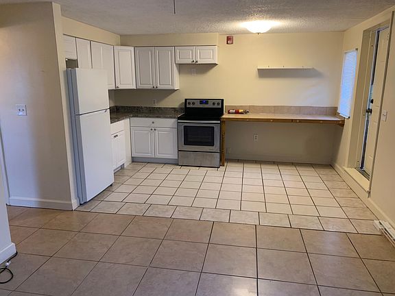 3rd image of 7 Hurwood Ave