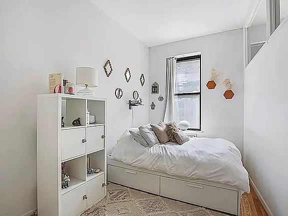 2nd image of 2117 3rd Ave APT 4F