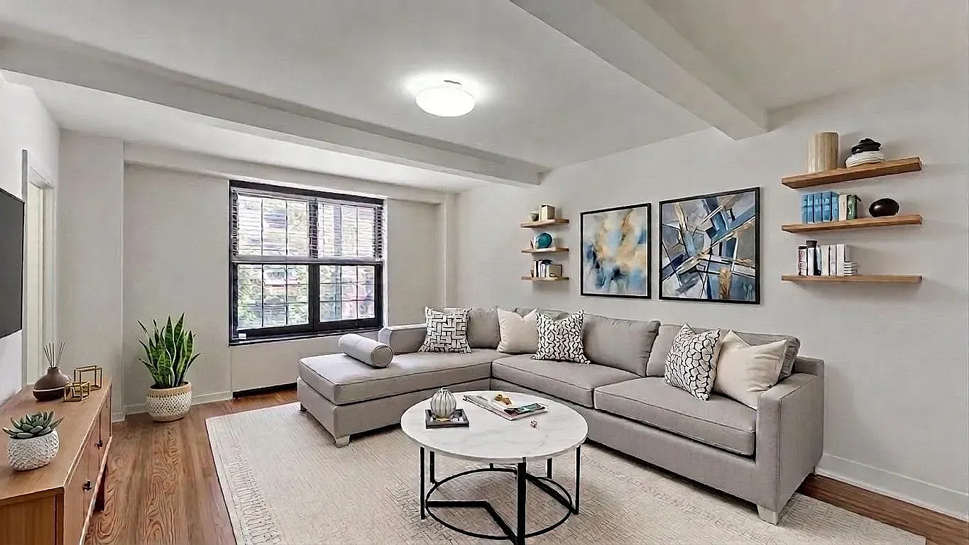 420 West 24th Street — Photo 3