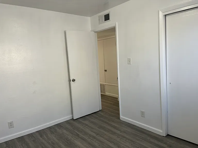 2 bed, 1.0 bath, 800 sqft, $1,135 — Photo 13