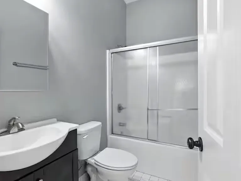 492 N Thomas St — Photo 5