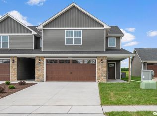 7150 Grove Xing, Bettendorf, IA 52722