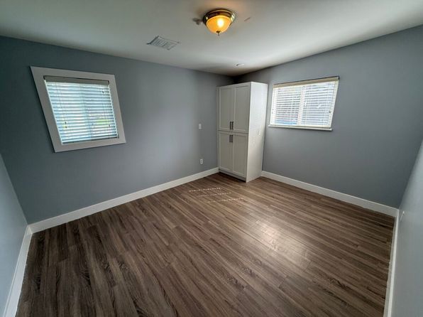 2 bedroom rental in Abbotsford — photo 2