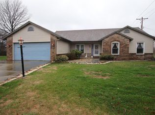 61 Paulette Dr, Belleville, IL 62226