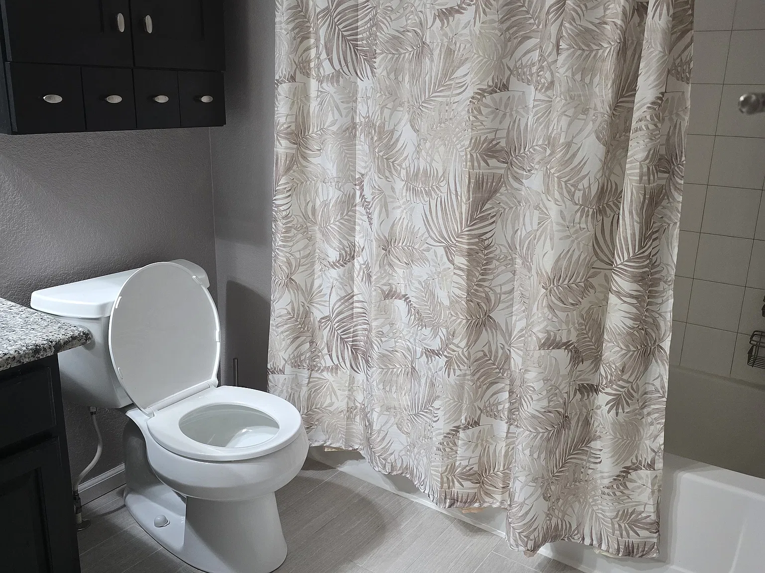 3 bed, 2208 sqft, $3,250 — Photo 3