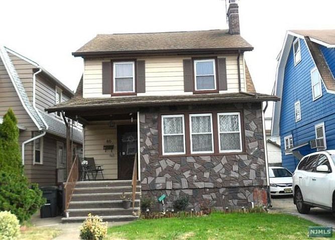 1st image of 86 Leslie St