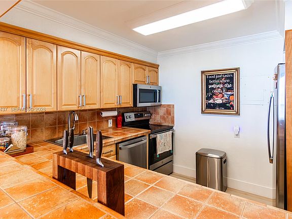 2nd image of 5701 Collins Ave APT 605